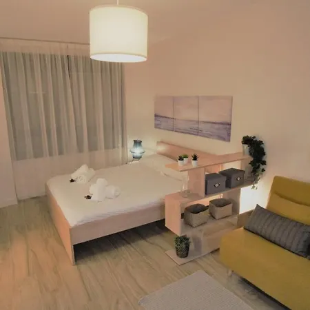 아파트 Rentalsevilla Resitur Iii *